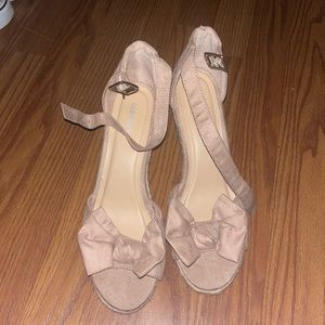 Old Navy Blush Wedge W 9.5